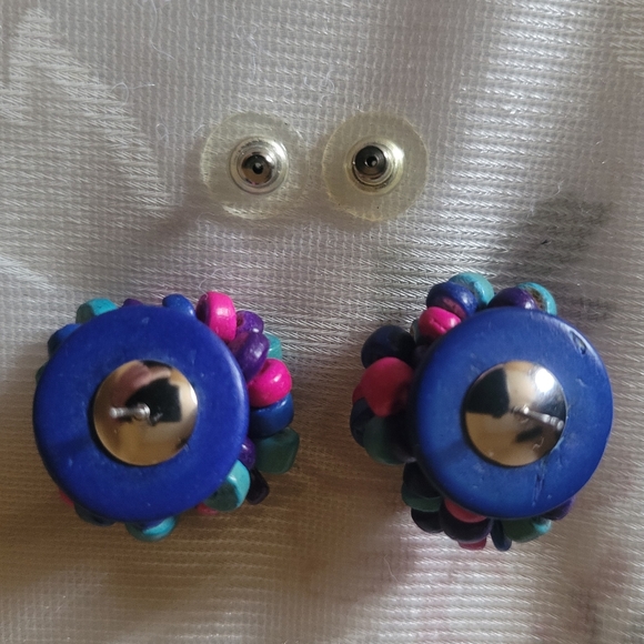 Women's Beaded Cluster Earrings - Picture 3 of 3